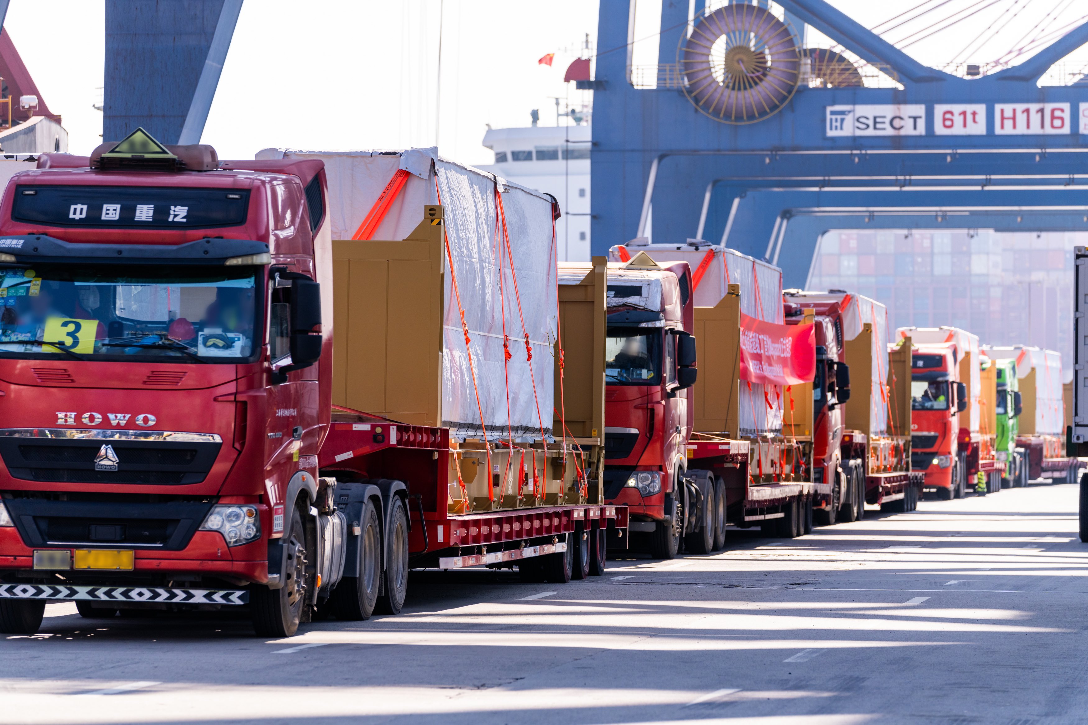 Tesla Shanghai Megafactory Ships First Batch of Megapack Energy Storage Batteries to Australia, Expanding Global Reach
